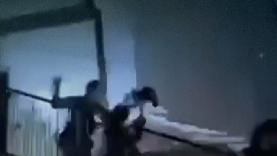 بسبب رفضهم التجنيد.. الشرطة الإسرائيلية تعتقل يهود الحريديم وتعتدي عليهم بالضرب