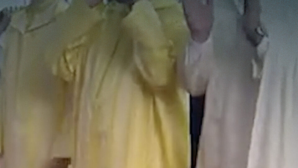 الملك محمد السادس يؤدي صلاة عيد الأضحى بمسجد الحسن الثاني بتطوان . . .