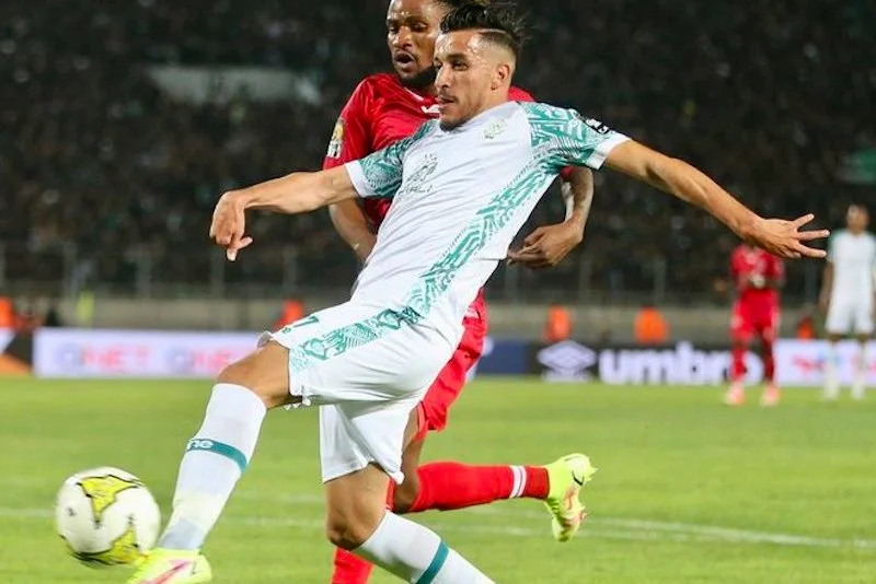 الرجاء الرياضي يمدد عقد لاعبه بولكسوت لموسمين