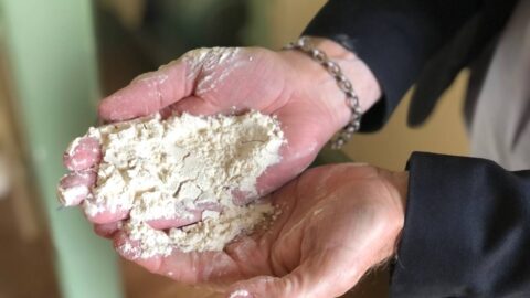 النيابة العامة بالرباط تفتح تحقيقا في موضوع طحن الورق مع الدقيق