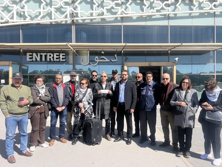 بعد منعه من السفر.. المعطي منجب يدخل في إضراب عن الطعام