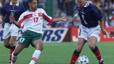 11 دقيقة أجهضت الحلم.. كيف ضاع تأهل المغرب إلى ثمن نهائي مونديال 1998 ؟