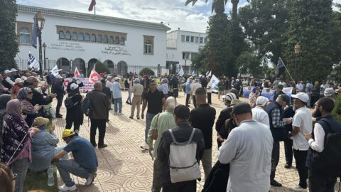 بعد عقود من التدريس.. أساتذة متقاعدون ومزاولون يتمسكون بمطلب الترقية إلى خارج السلم