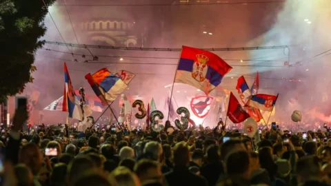 الحراك الطلابي في صربيا يحقق فوزا تاريخيا في الانتخابات التشريعية
