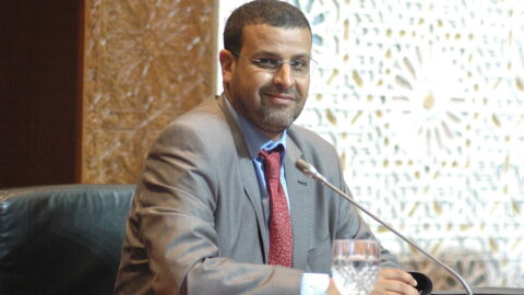 حيكر: رئيس الحكومة يختار الأسئلة التي يجيب عنها وحكومته تخرق الدستور