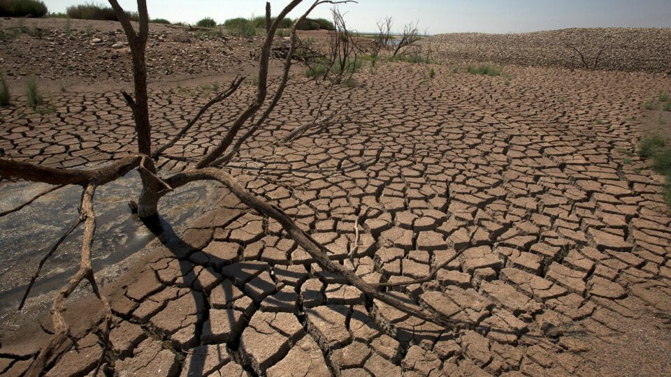 صهاريج الماء لريّ عطش قرابة 800 ألف مغربي