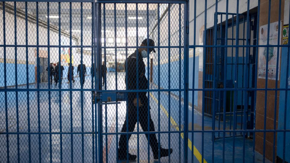 السجون تسجل رقما قياسيا يتجاوز طاقتها الاستيعابية بـ30 ألف سرير
