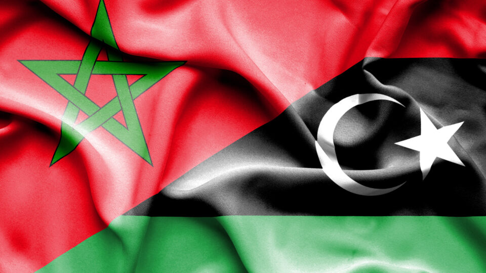 المغرب يتعهد بإعادة رحلاته الجوية إلى ليبيا