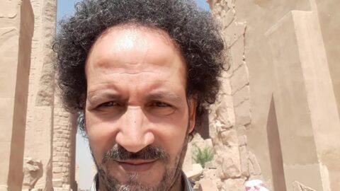 شاعر مغربي يفوز بجائزة عالمية