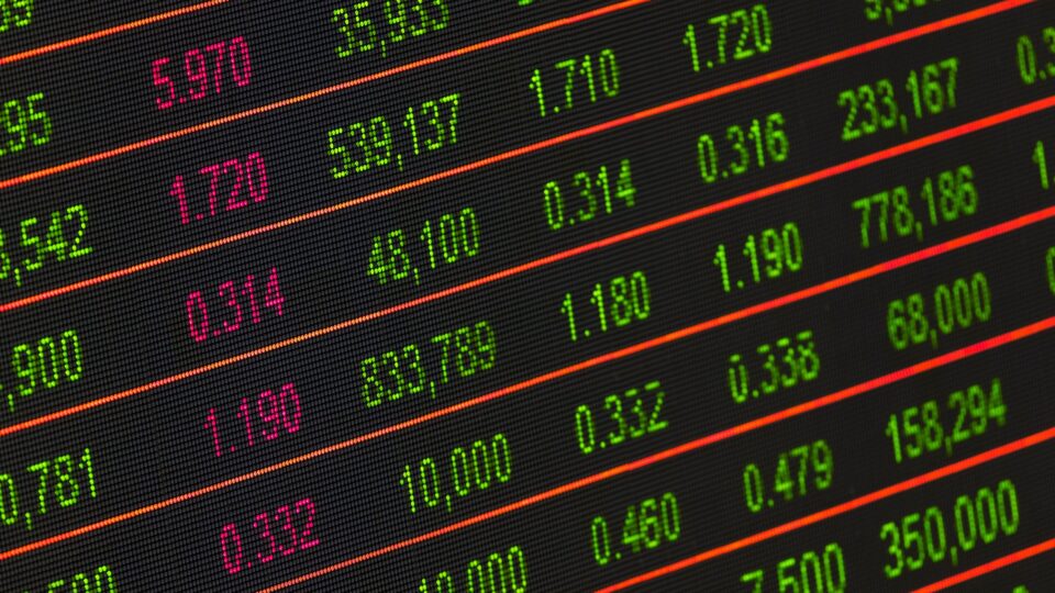 الدين العالمي يسجل رقمًا قياسيًا جديدًا وسط تباطؤ الاقتصاد