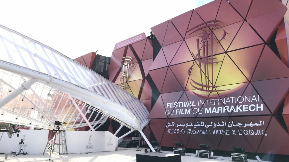 فنانون ينتقدون صمت مهرجان مراكش عن “جرائم الاحتلال”