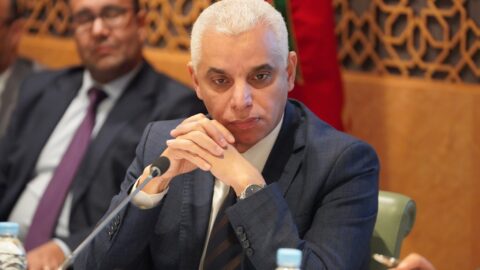 أطباء الأسنان يتهمون وزارة الصحة بـ”إضفاء” الشرعية على “منتحلي الصفة”