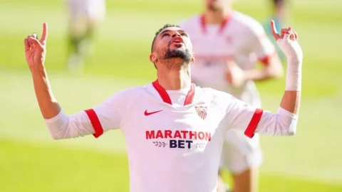 ميلان الإيطالي يطلب ود يوسف النصيري