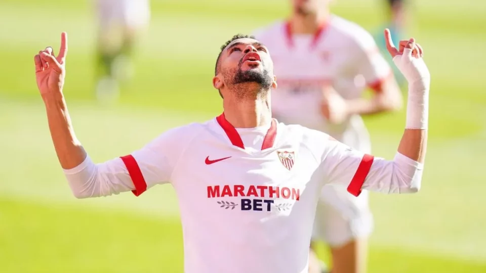 ميلان الإيطالي يطلب ود يوسف النصيري