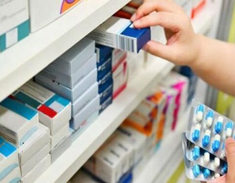 عقب اجتماع مع وزير الصحة.. المركزيات النقابية للصيادلة تقرر إلغاء الإضرابات