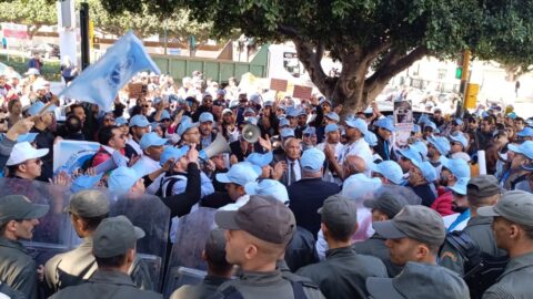 مهنيو الصحة يحتجون بسبب “عدم الوفاء بالوعود” والأمن يتدخل