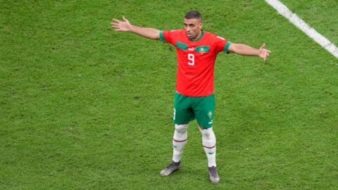 حمد الله يتحدث عن رحلته مع المنتخب الوطني ويلوم وليد الركراكي