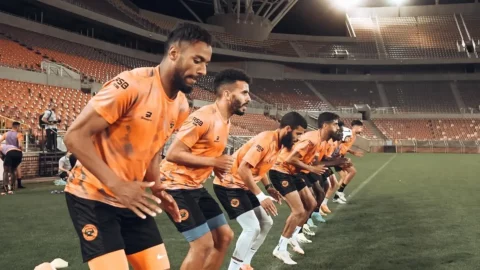 فريق نهضة بركان يتجه للقاهرة لملاقاة الزمالك