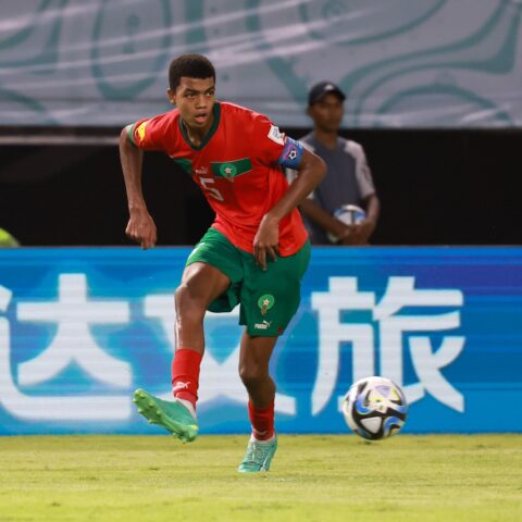 موندو ديبورتيفو تشيد بمدافع رين الفرنسي عبد الحميد آيت بودلال