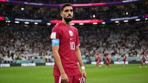 نجم منتخب قطر حسن الهيدروس يعلق الحذاء دوليا