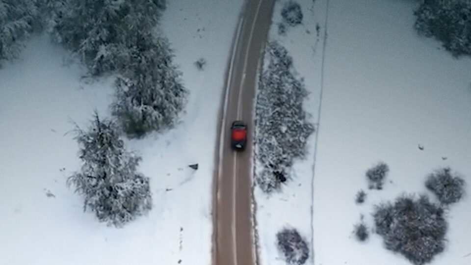 ⛰️❄️ شتاء المغرب وجمال الطرق الجبلية في منطقة الأطلس المتوسط