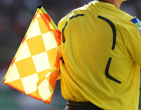 تعيين طاقم تحكيم مغربي لقيادة مباراة ضمن الدوري التنزاني لكرة القدم