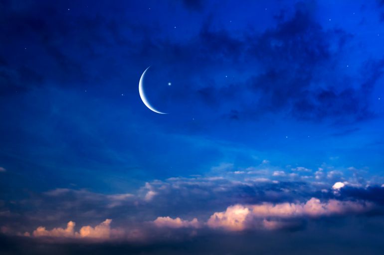 غدا أول أيام رمضان بفرنسا ومسلمو إسبانيا يصومون الثلاثاء