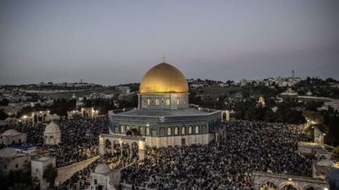 200 ألف مصل أحيوا ليلة القدر في الأقصى