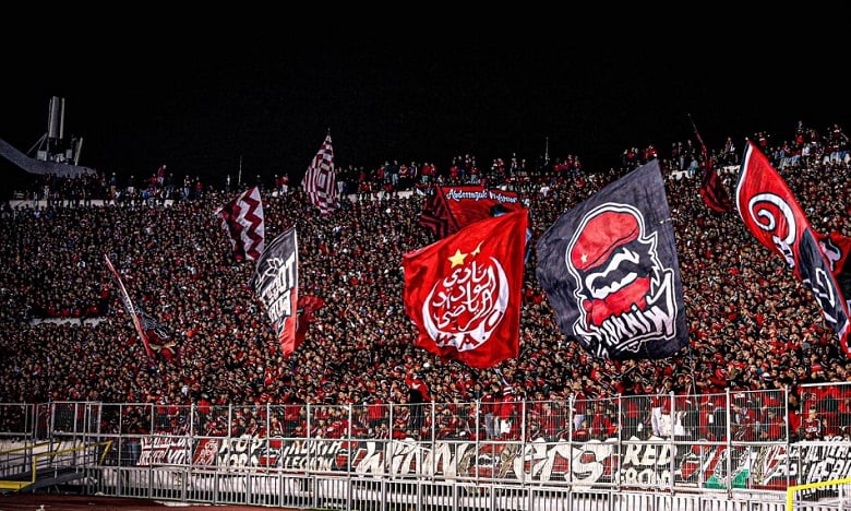 إيقاف جماهير الوداد أربع مباريات بسبب الشغب