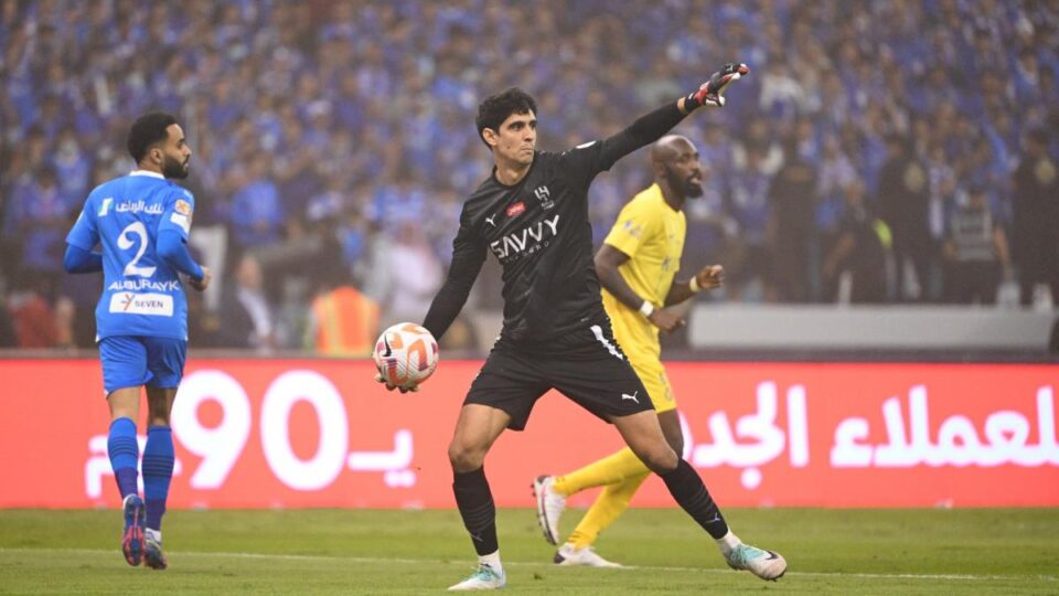 مدرب الهلال السعودي يكشف سبب رفضه استبدال ياسين بونو