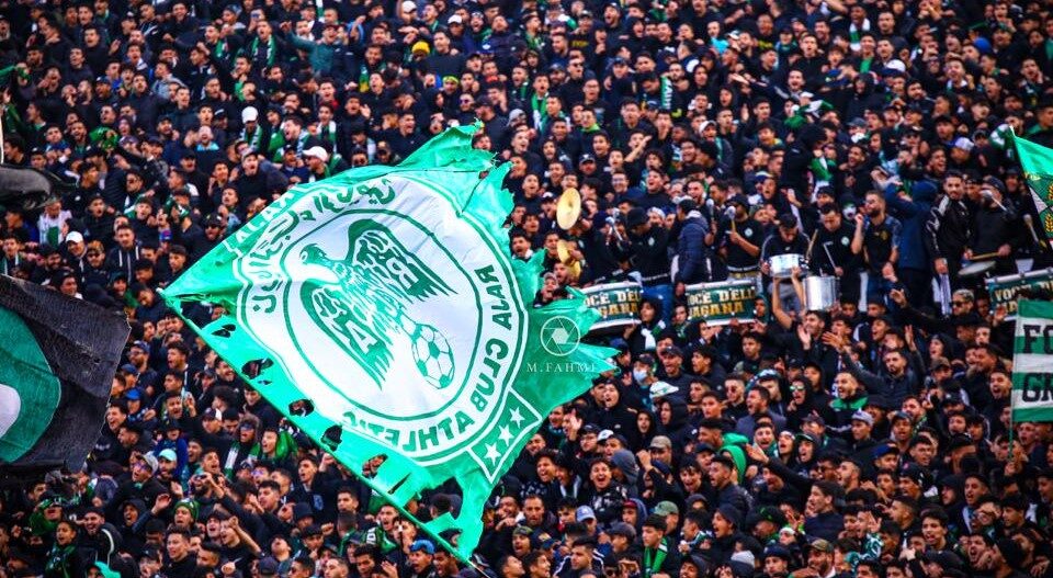 “الكورفا سود” تقاطع مباراة الرجاء والمحمدية