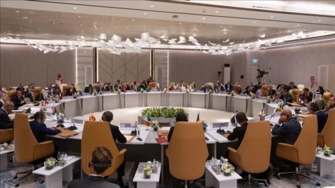 وزراء عرب وأوروبيون يتفقون على إنهاء الحرب بغزة