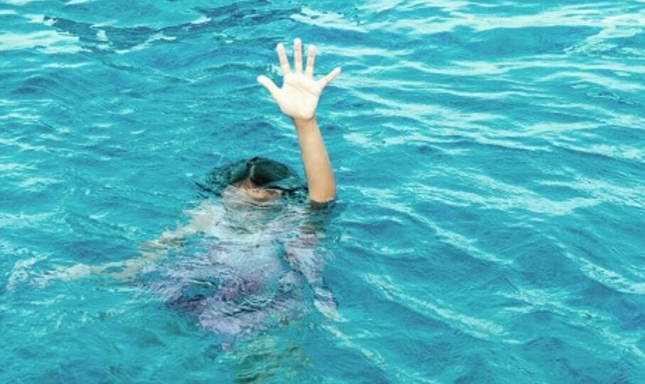 التحقيق مع موظف وخليجيين في علاقتهم بمصرع فتاة داخل مسبح