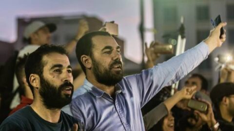 العفو عن صحافيين ونشطاء.. أمنستي: خبر جيد طال انتظاره وندعو للإفراج عن الزفزافي