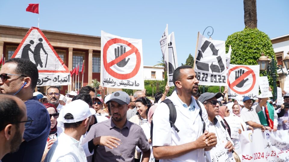 مهنيو الصحة يستأنفون شلل المستشفيات وأخنوش في مرمى الاتهام