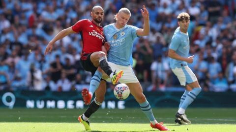 أمرابط يرفض الإلتحاق بتداريب فيورنتينا واليونايتد لم يحسم وضعية اللاعب