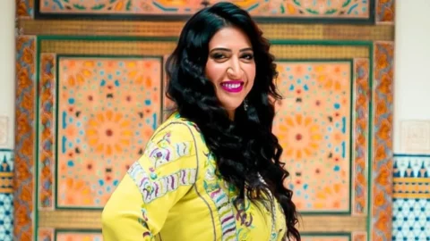 الفنانة دنيا بوطازوت تعود للمعهد العالي للفن المسرحي والتنشيط الثقافي