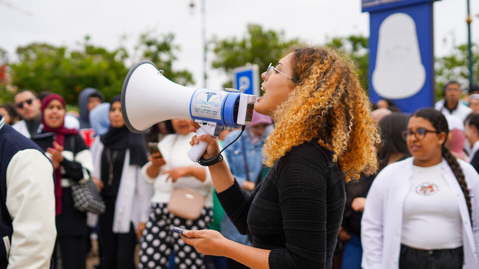 يوم الحسم في ملف طلبة الطب.. تفاصيل عرض حكومي يراهن عليه لإنهاء الأزمة