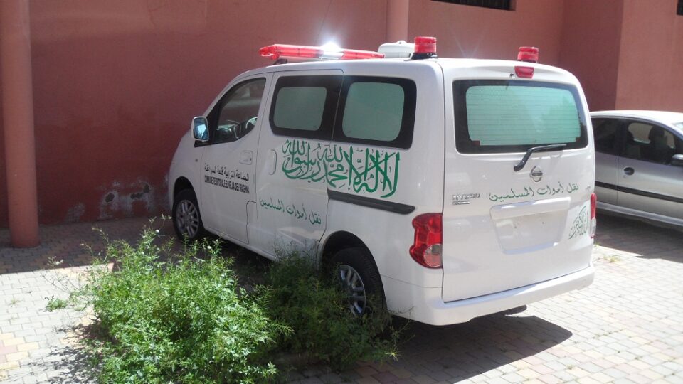 سيارات الإسعاف تشكو حرمانها من دعم المحروقات