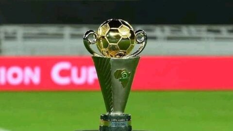 “الكاف” يصدر عقوبات حول الخروقات التي صاحبت كأس الكونفدرالية
