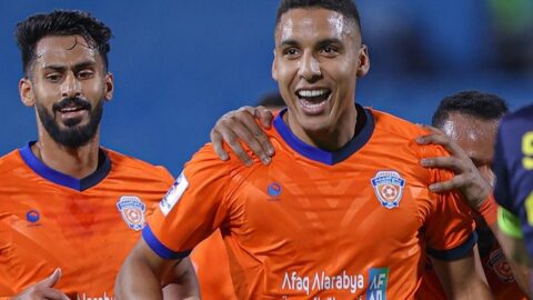 فريق إماراتي يعرب عن اهتمامه بالصابيري وفيرونتينا مستعد للتفاوض