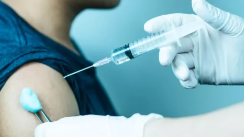 المركز الإفريقي للسيطرة على الأمراض يحذر من نقص اللقاحات لملايين الأطفال