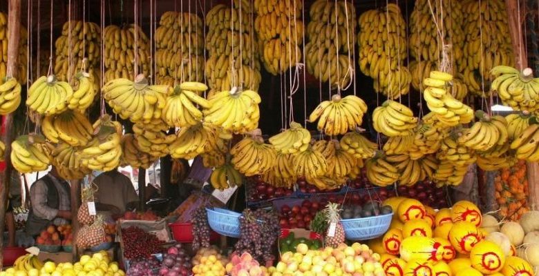 مع حلول موسم الصيف.. ما الذي أوصل سعر الموز إلى 20 درهم؟