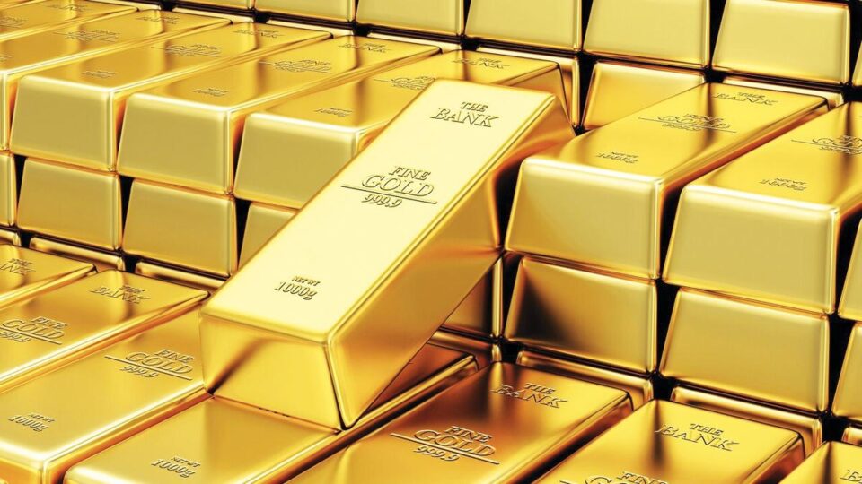 الذهب يتخطى مستوى 3500 دولار للمرة الأولى في تاريخه