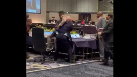 الدبلوماسية المغربية تتهم الجزائر بالوقوف وراء تسلل “البوليساريو” للقمم الدولية