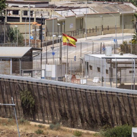 حكومة مليلية المحتلة تنفي فتح الجمارك مع المغرب وتصف سياسة مدريد بـ “الكارثية”