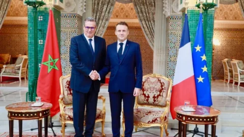 ماكرون يستقبل رئيس الحكومة ورئيسي مجلسي البرلمان