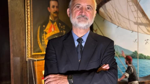 أدميرال إسباني متقاعد: ما يشتريه المغرب من أسلحة يكشف أن عدوه ليس إسبانيا بل”على الحدود مع الجزائر”