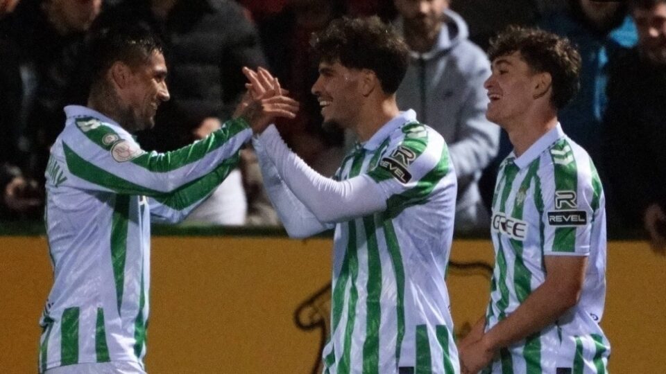 كأس ملك إسبانيا.. الزلزولي يقود ريال بيتيس لتجاوز سانت أندرو بثلاثية