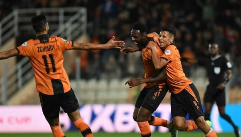 كأس الكاف.. طاقم تحكيم تنزاني لقيادة قمة نهضة بركان وستيلينبوش